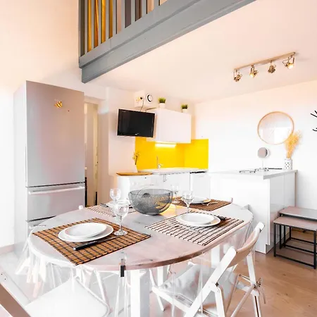Lejlighed Beautiful & Cosy Flat, Only 5min *